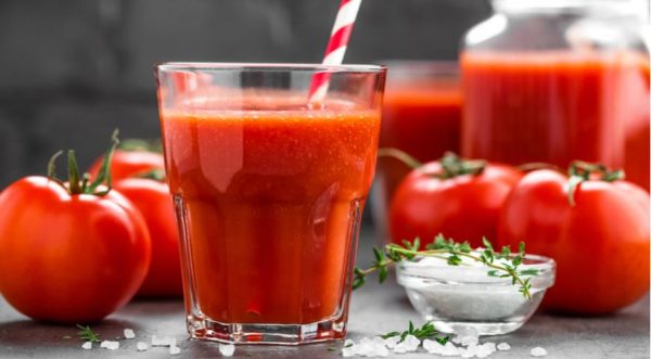 sdelaty tomatniy sok